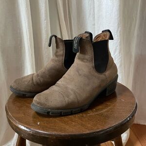 BLUNDSTONE HEELED BOOT